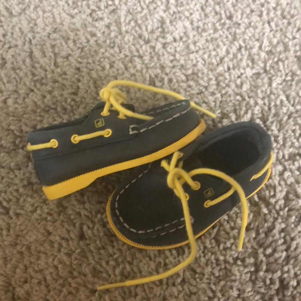 Sperry crib shoe- navy & yellow